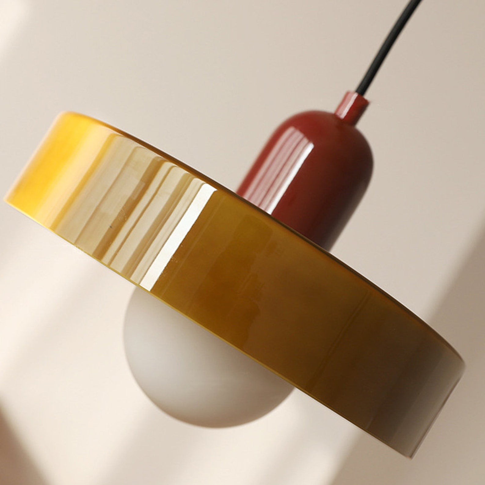 Bauhaus Bunte Glas Hängeleuchte für Moderne Innenräume