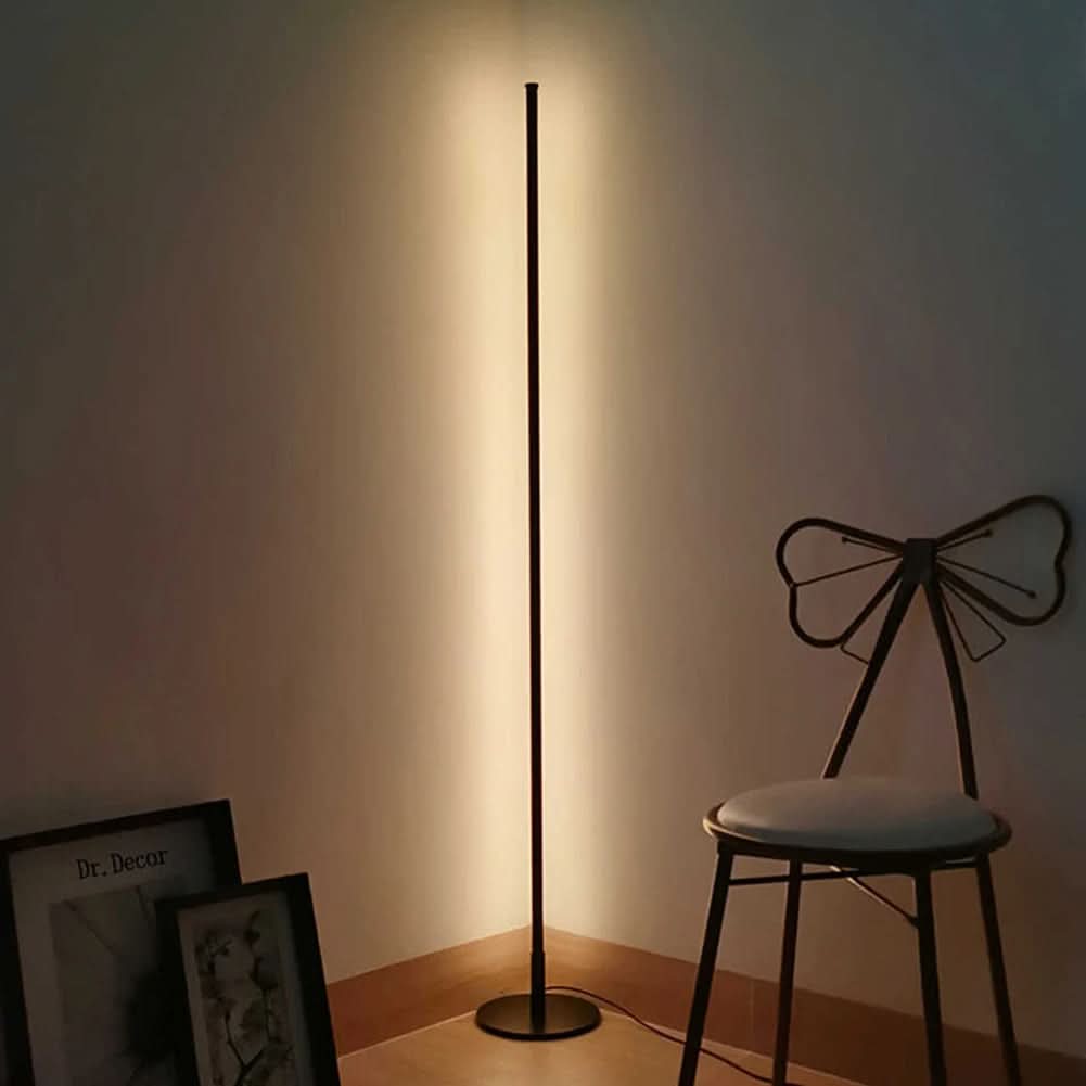 Moderne LED Stehlampe – Elegante Beleuchtung für jedes Interieur