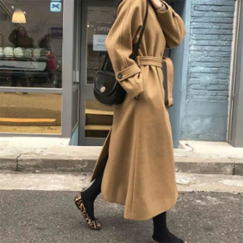 Eleganter langer Wintermantel für Damen