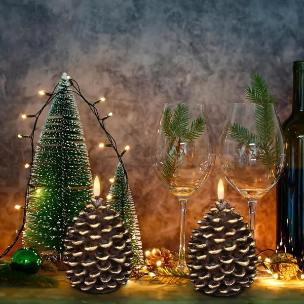 PineGlow LED Kerze | Stimmungsvolle Beleuchtung mit natürlichem Aussehen