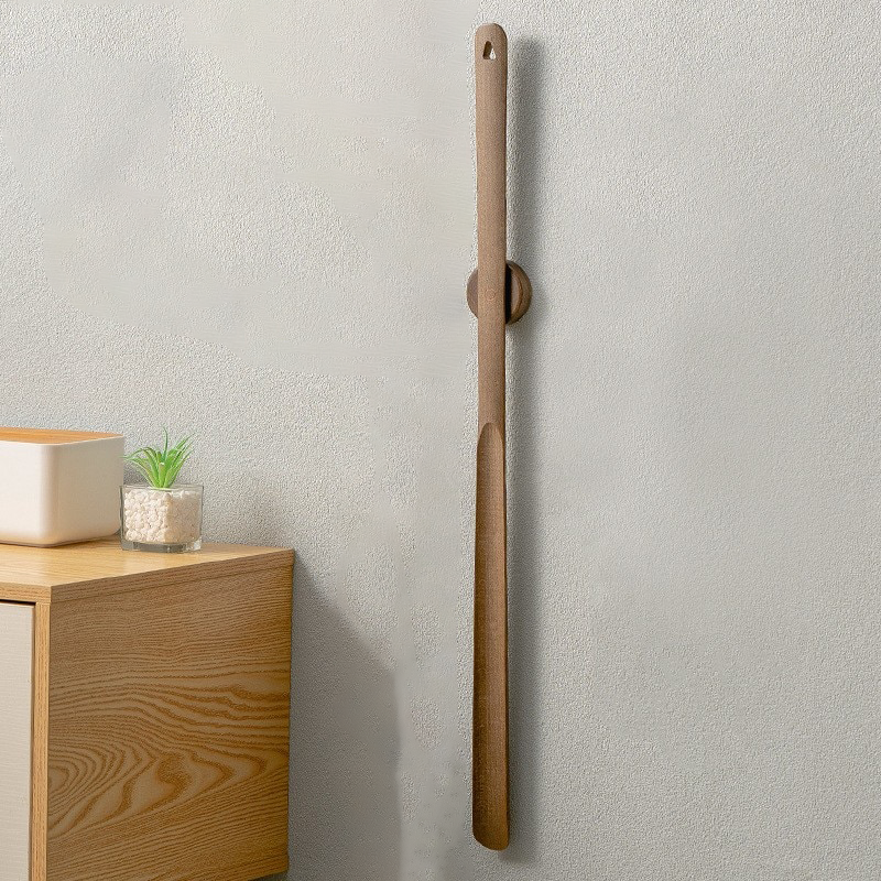 Wooden long handle magnetic shoehorn