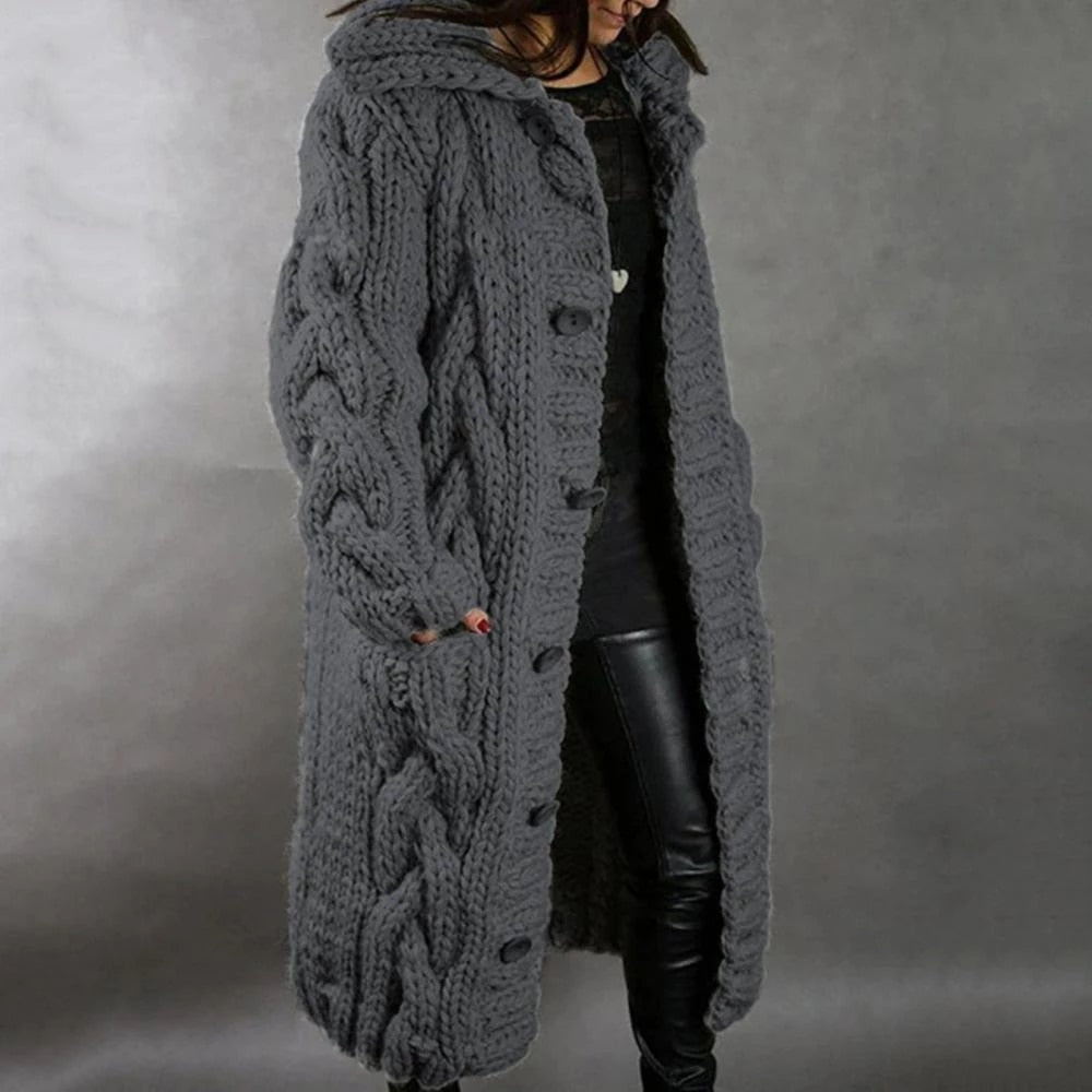 Strickwinterjacke Damen – Warme Jacke mit Kapuze und Knöpfen
