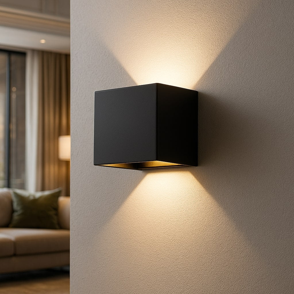 Drahtlose Wandlampe für Innen und Außen | LED-Wandlampe mit Akku und Sensor in Schwarz und Weiß