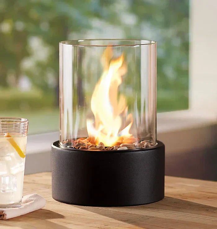 Stilvolle Tischfeuerstelle GlowLuxe Laterne für Gemütlichkeit im Haus