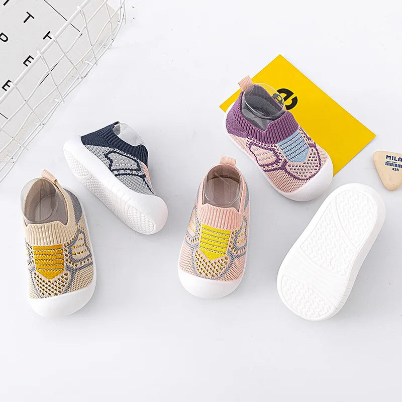 TinyTreads Slip-Ons | Atmungsaktive Antirutschschuhe aus Mesh