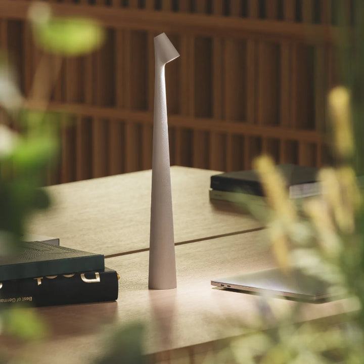Skulptur Tischlampe Drahtlose LED Lampe Massives Aluminium 10000mAh Akku 3-Stufen Dimmung CRI 90 USB-C Ladeanschluss Warmweiß 2700K
