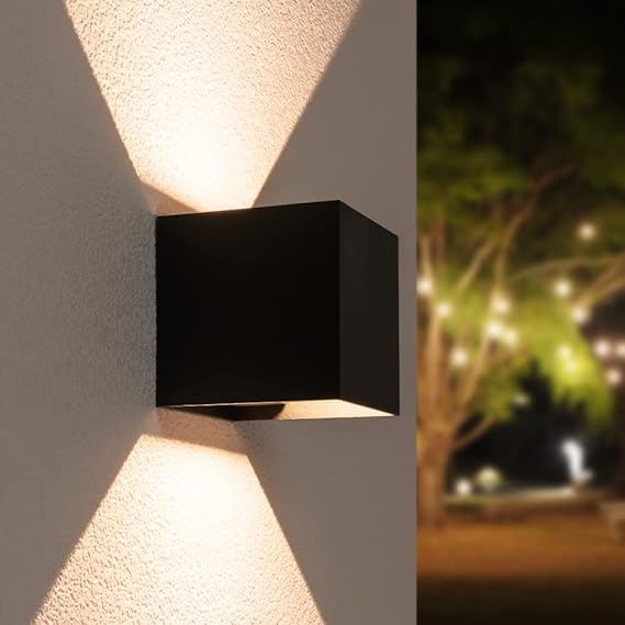 LuxeLumen Wasserdichte Wandleuchte | Verstellbarer Abstrahlwinkel für optimale Beleuchtung