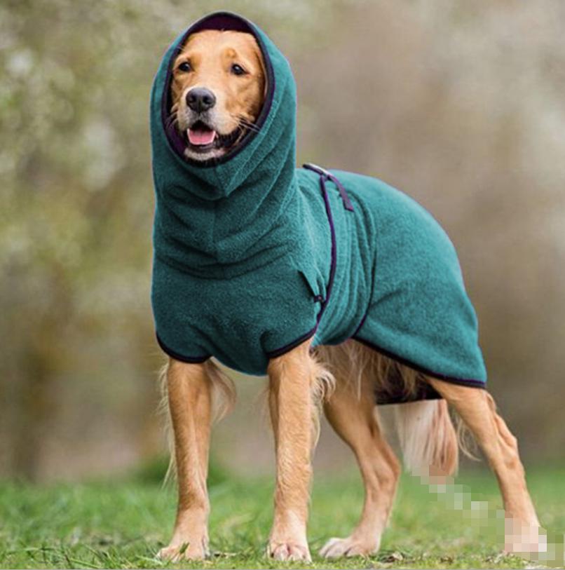 Fleece-Hundejacke mit Kapuze für Wärme und Komfort