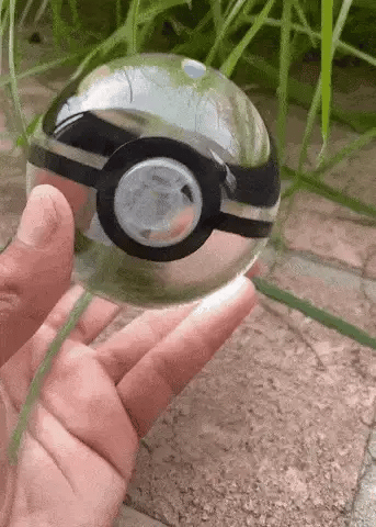 Pokie Bol™ | Verzaubere dein Pokémon in deiner Sphäre