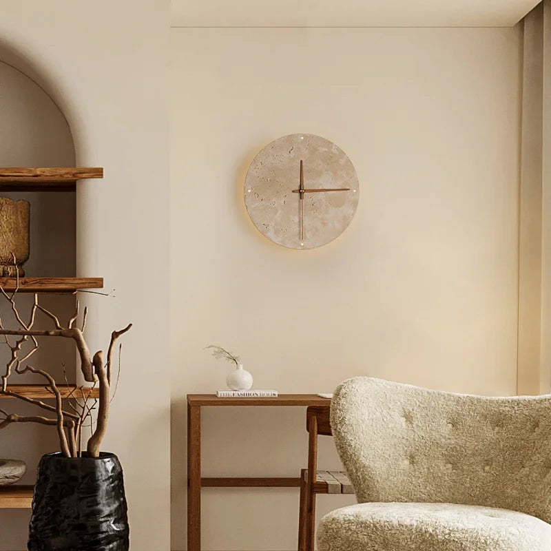 Möni Wandlampe und Uhr für stilvolle Beleuchtung