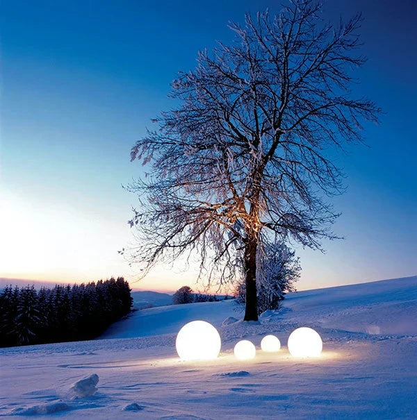 Moderne PE Globe Außen Gartenlampe LED Aufladbar
