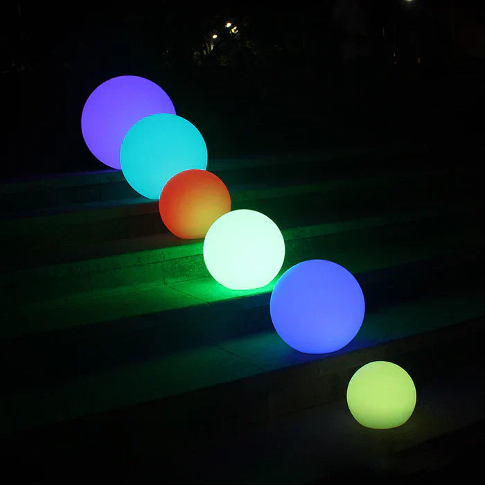 Moderne PE Globe Außen Gartenlampe LED Aufladbar