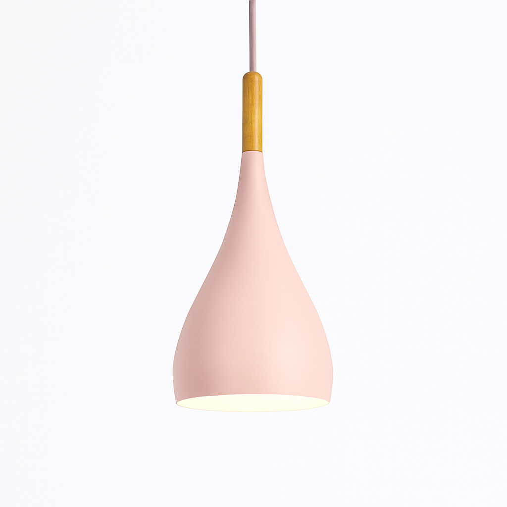 Farbige Metall-LED-Hängelampe und Holzstab im Nordic-Stil