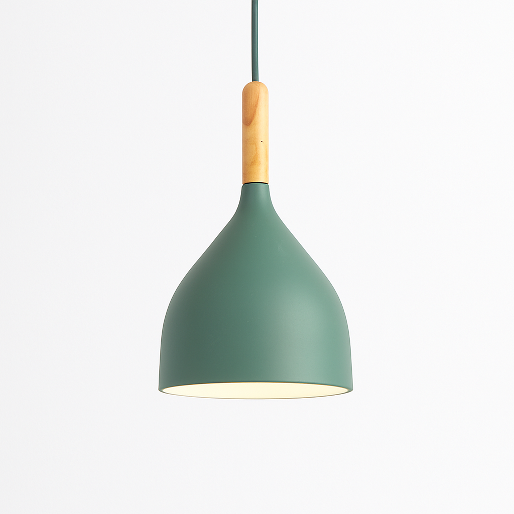 Farbige Metall-LED-Hängelampe und Holzstab im Nordic-Stil