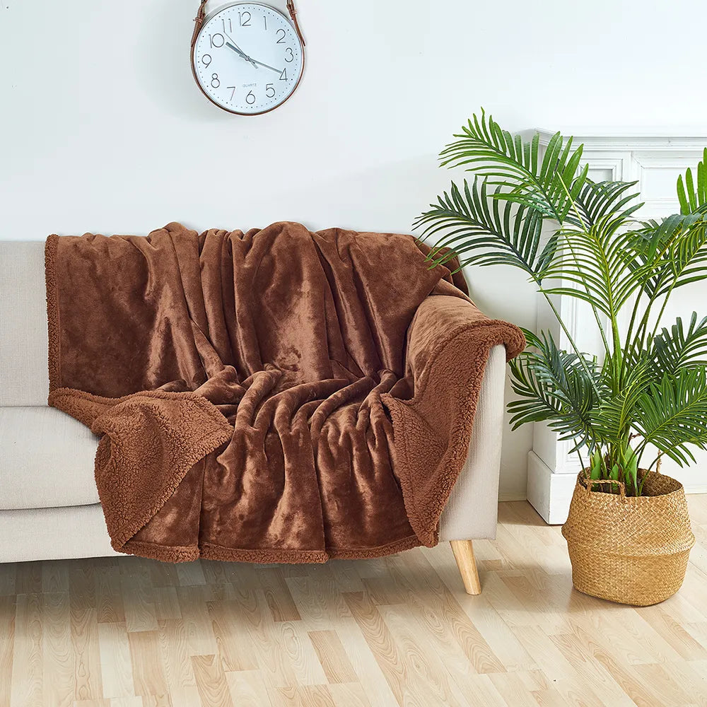 CozyGuard Wasserdichtes Decke – Wendbar, Fleckenbeständig & Weiches Plüschdesign