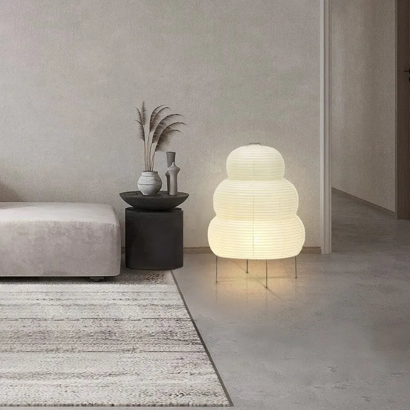 SabiGlow - Künstlerische Wabi Sabi Reispapier Stehlampe mit verstellbarem Stativ