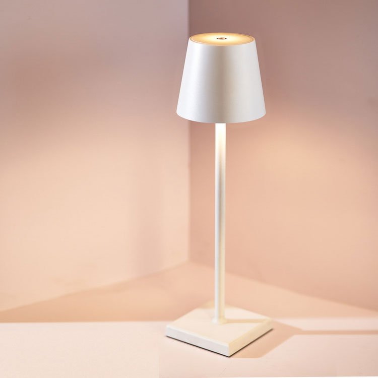 NORDIA | Drahtlose Aufladbare Tischlampe